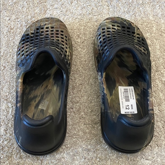 Lusso Cloud camo style slip on shoe men’s size 12
